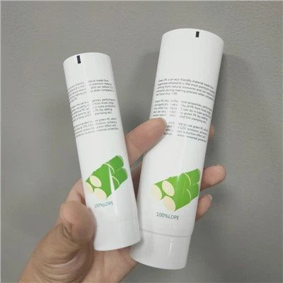 لوله نیشکر بسته بندی مینیمالیستی مراقبت از پوست